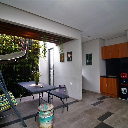 Bale Resident Hostel Jakarta Buitenkant foto