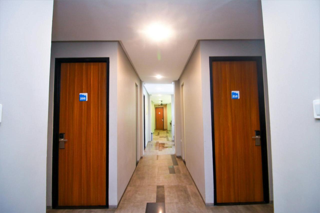 Bale Resident Hostel Jakarta Buitenkant foto