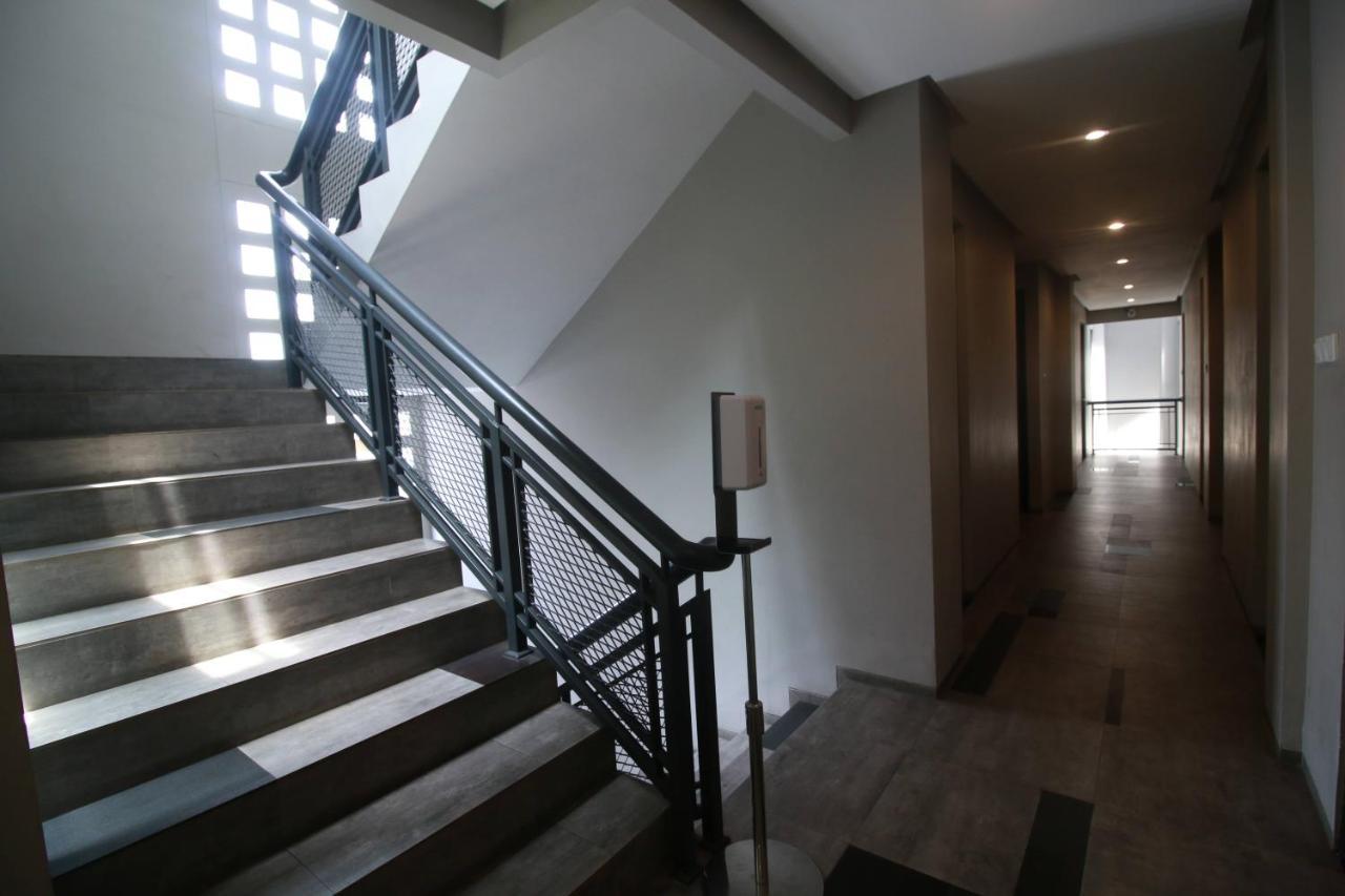 Bale Resident Hostel Jakarta Buitenkant foto