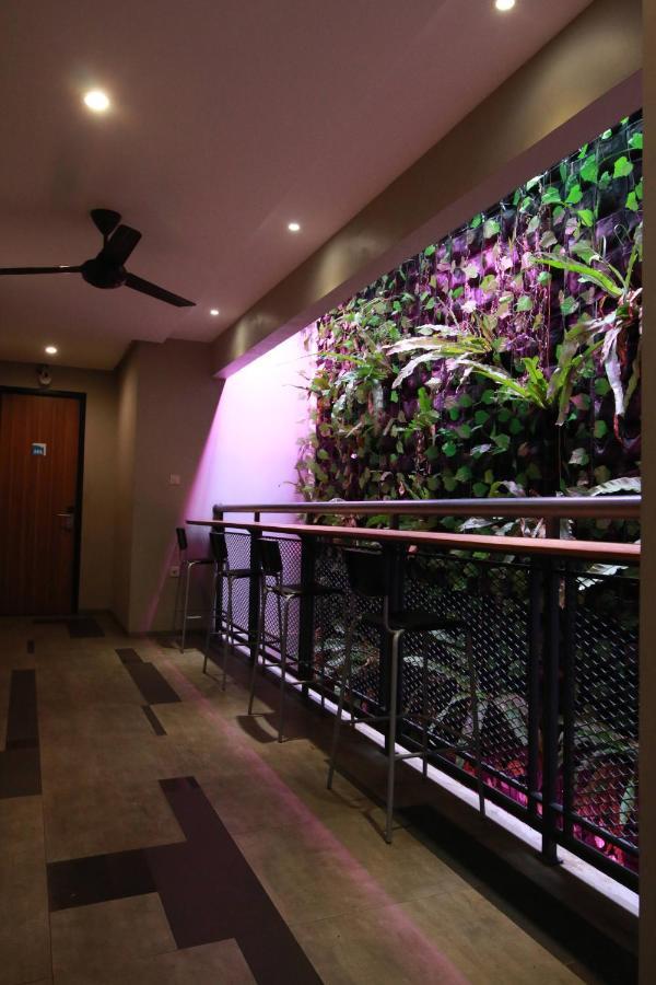Bale Resident Hostel Jakarta Buitenkant foto