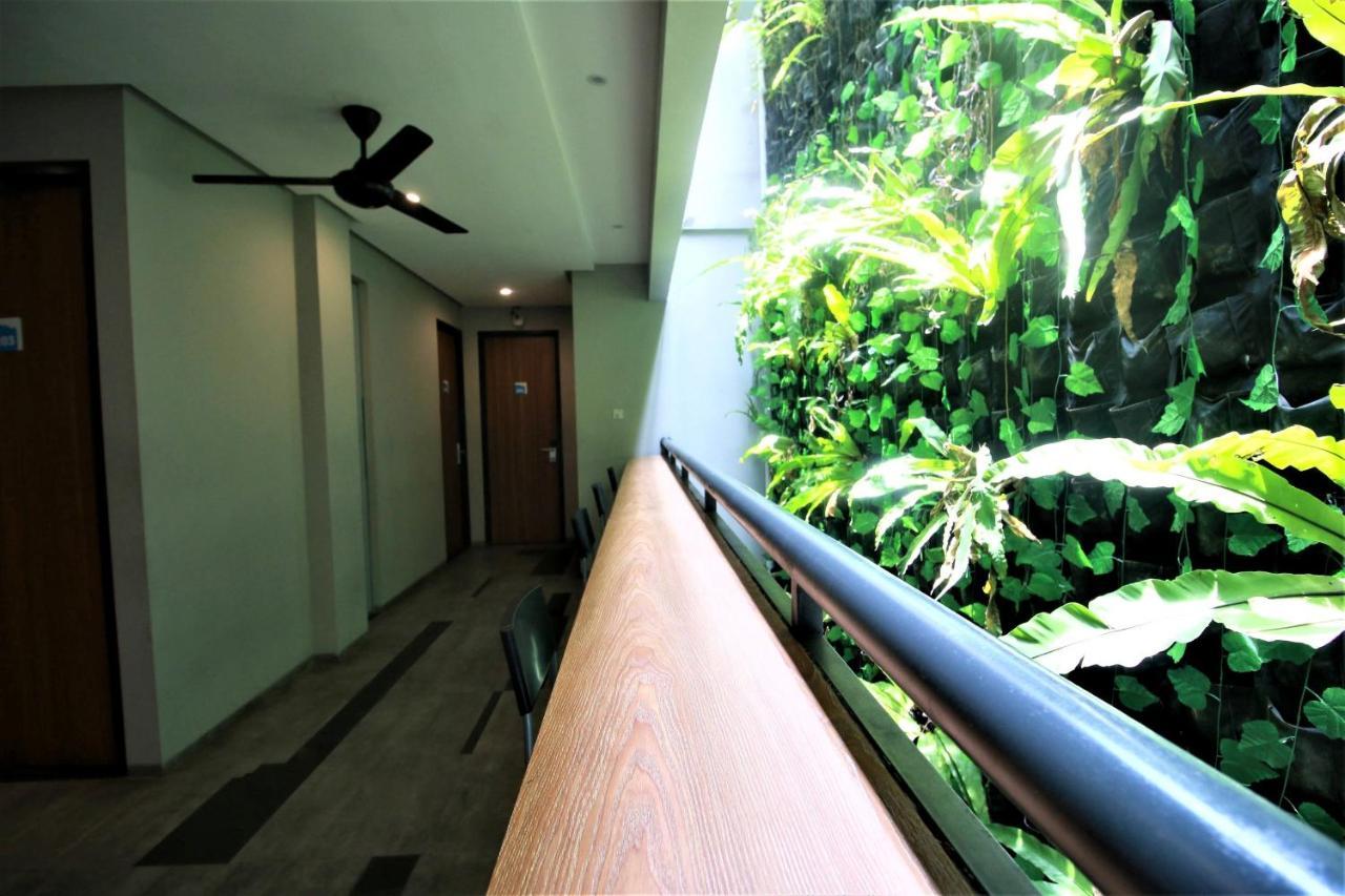 Bale Resident Hostel Jakarta Buitenkant foto