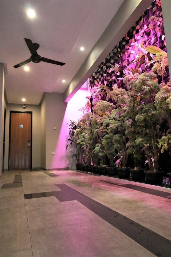 Bale Resident Hostel Jakarta Buitenkant foto