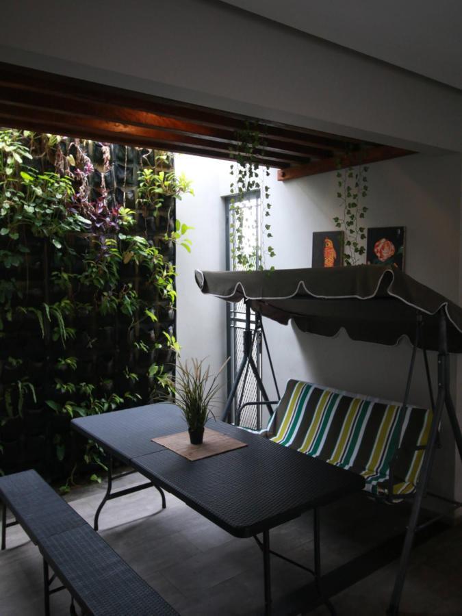 Bale Resident Hostel Jakarta Buitenkant foto