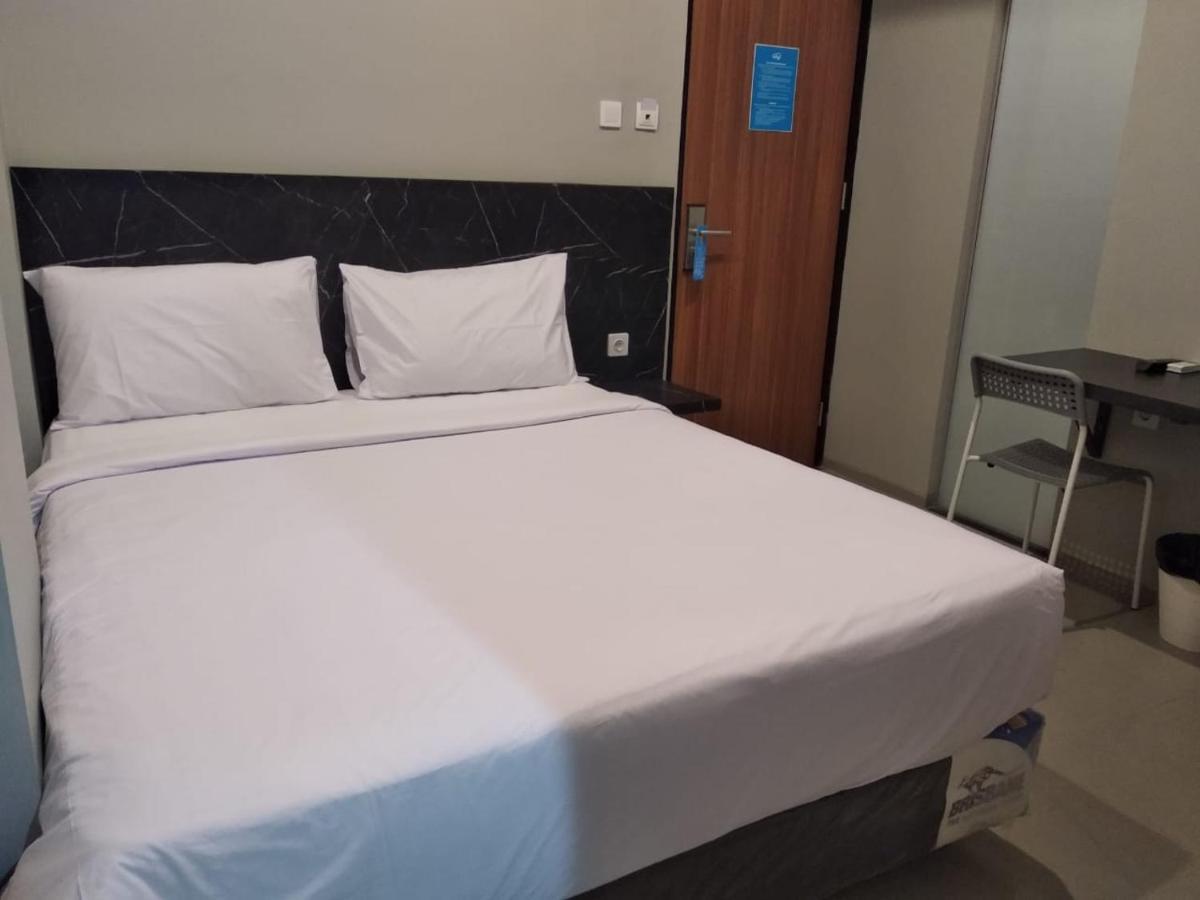 Bale Resident Hostel Jakarta Buitenkant foto